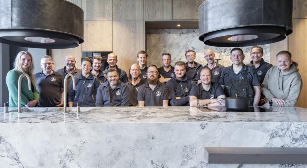Team Montage & Service