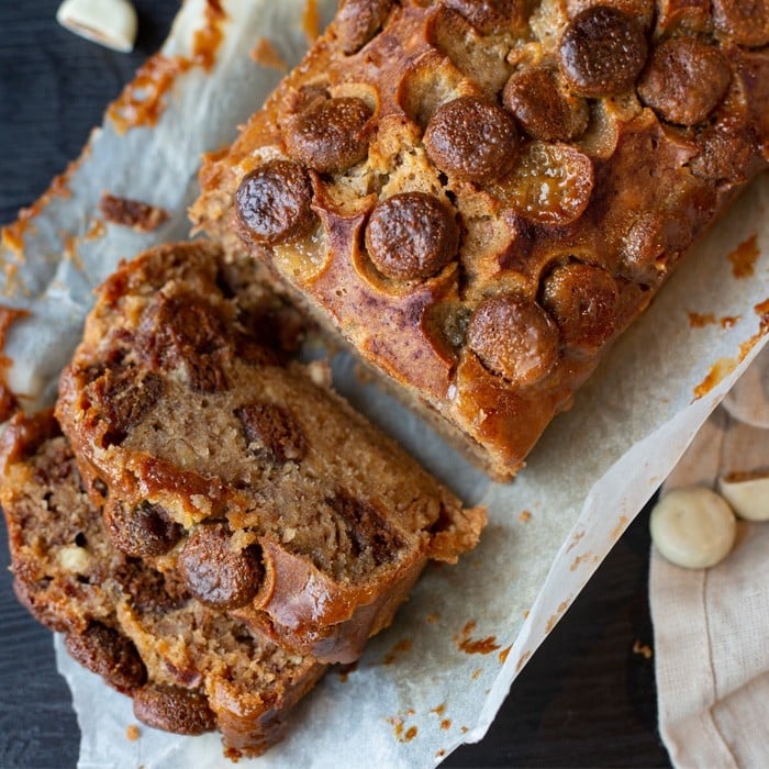 Sinterklaas bananenbrood met witte chocoladepepernoten