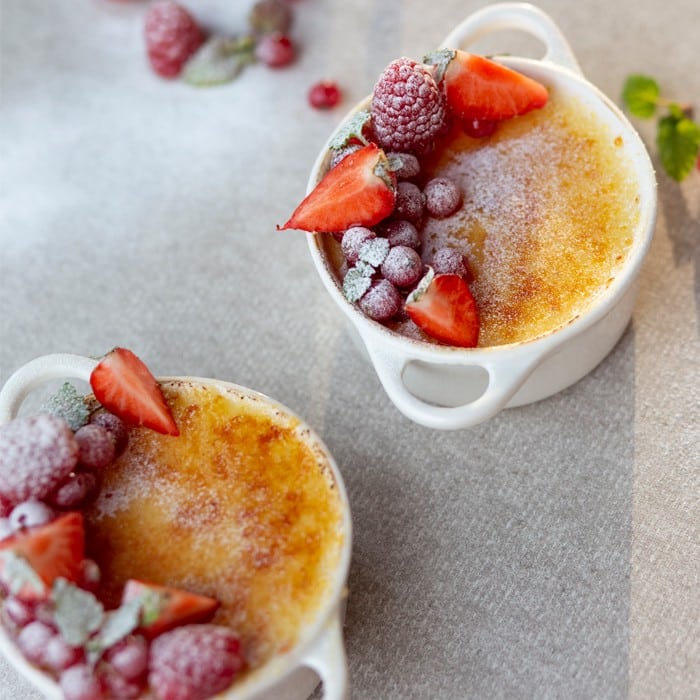 Ingrediënten voor de crème brûlée uit de stoomoven