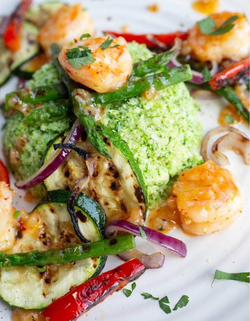 Ingrediënten voor broccolirijst met garnalen