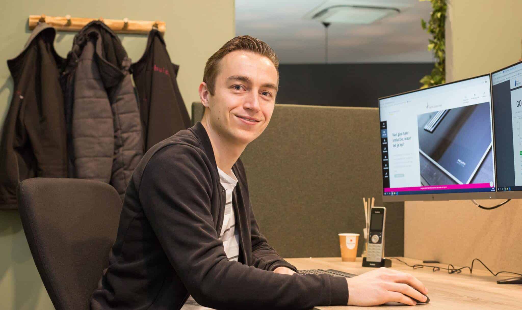 Online Marketeer Tim analyseert de zoekwoordadvertenties