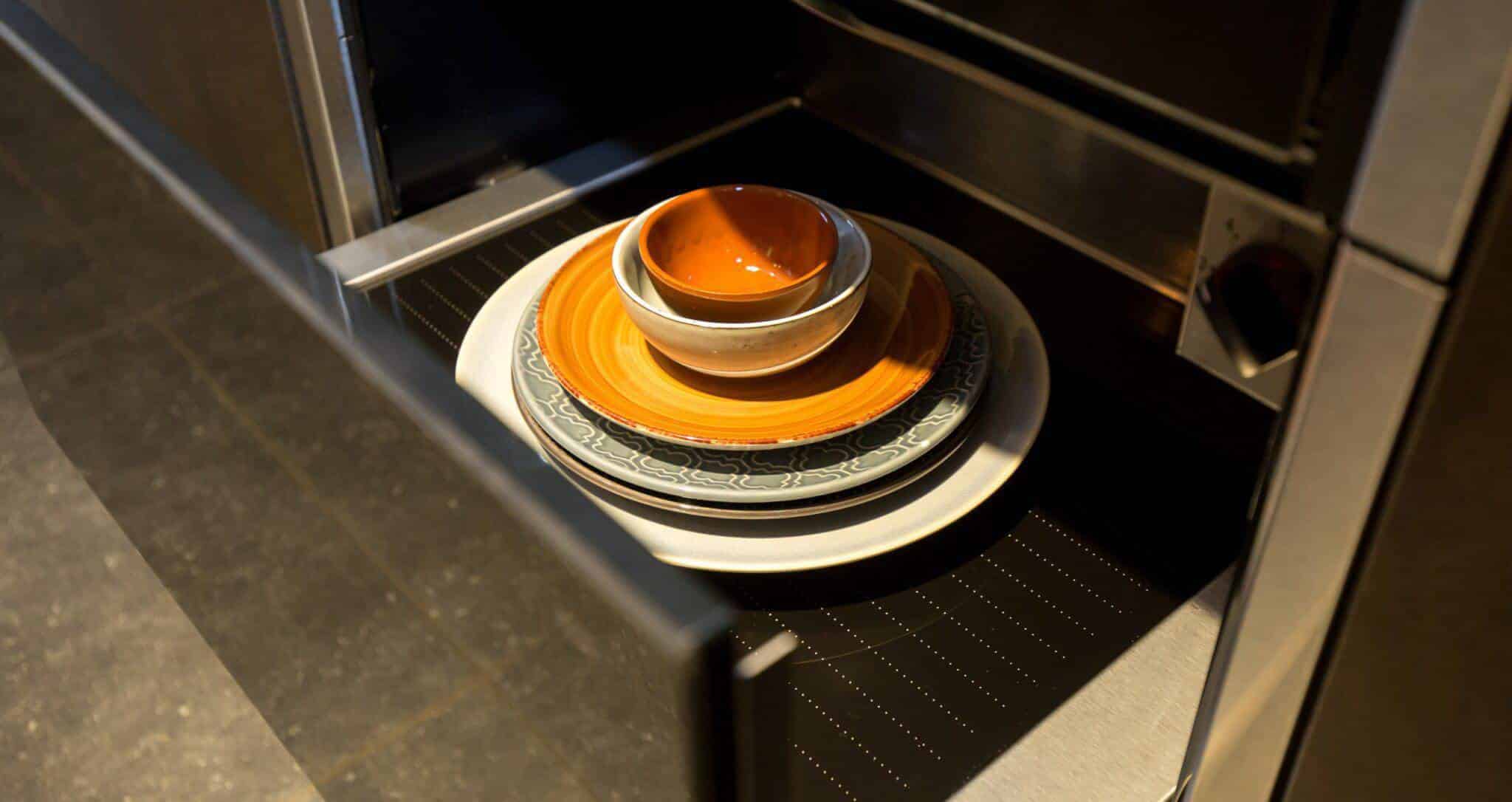 Warmhoudlade van groot formaat
