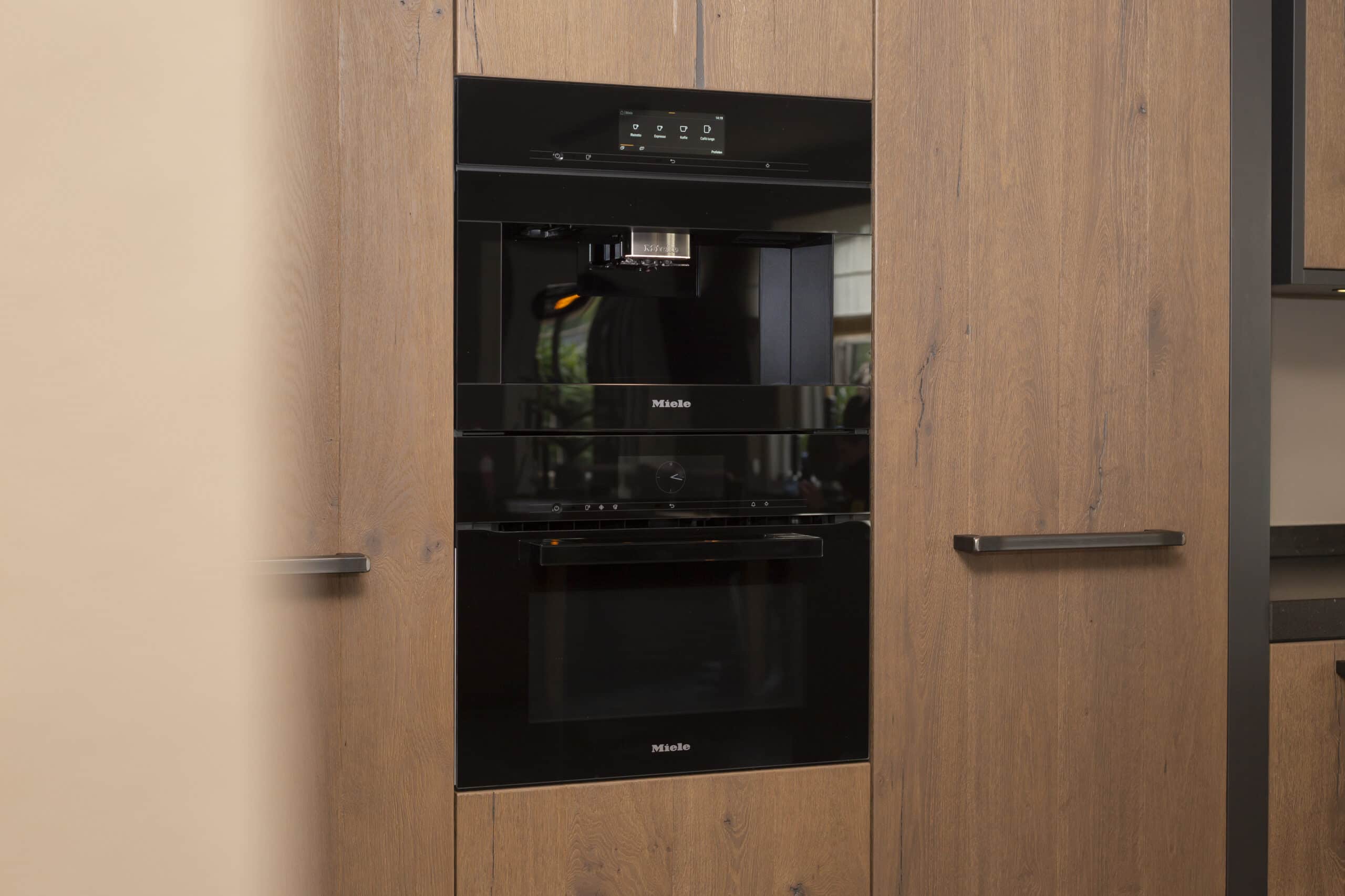 Miele inbouwkoffiemachine en oven