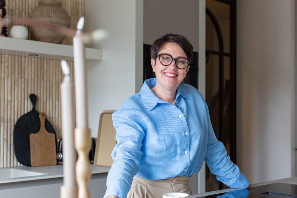 Judith Smit van HuizeDop in haar nieuwe keuken geleverd door Velthuizen Keukens en Badkamers